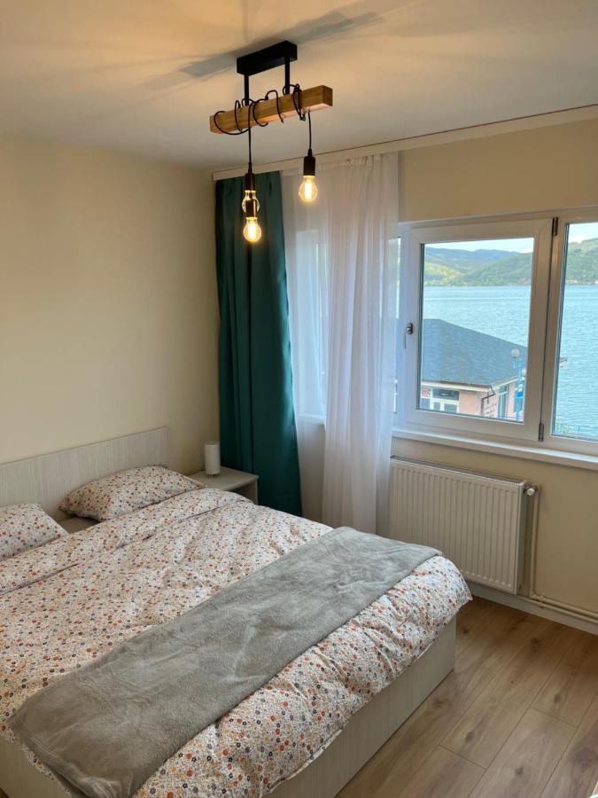 Guesthouse Mili โอร์โชวา ภายนอก รูปภาพ